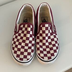 Women Slip-On Checkerboard Shoes in burgundy and White